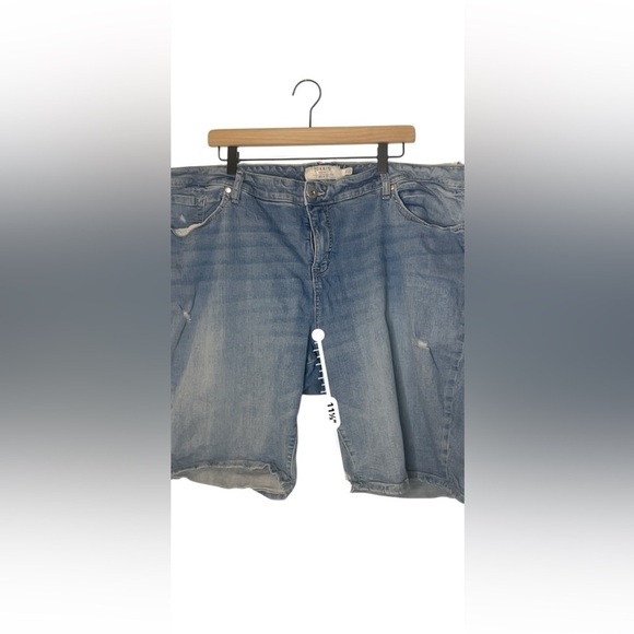 Torrid Women's Blue Jean Shorts - Picture 5 of 6